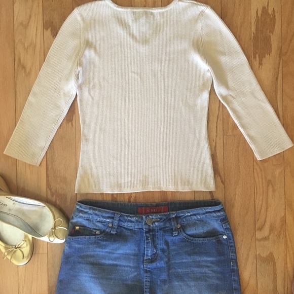 Amanda Vinci V-Neck Sweater - Picture 2 of 3